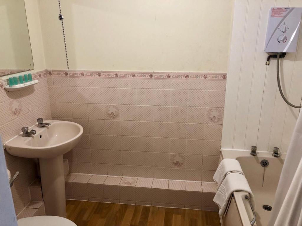 Reading Budget Apartments room 1