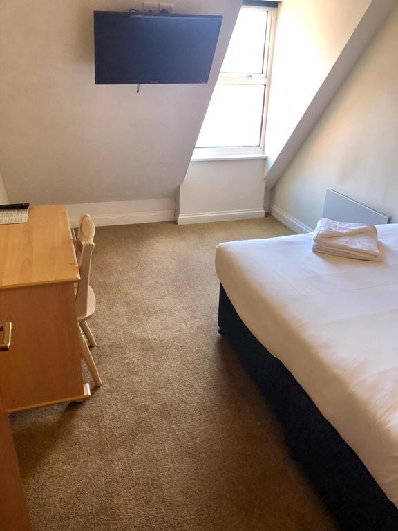 Reading Budget Apartments room 3