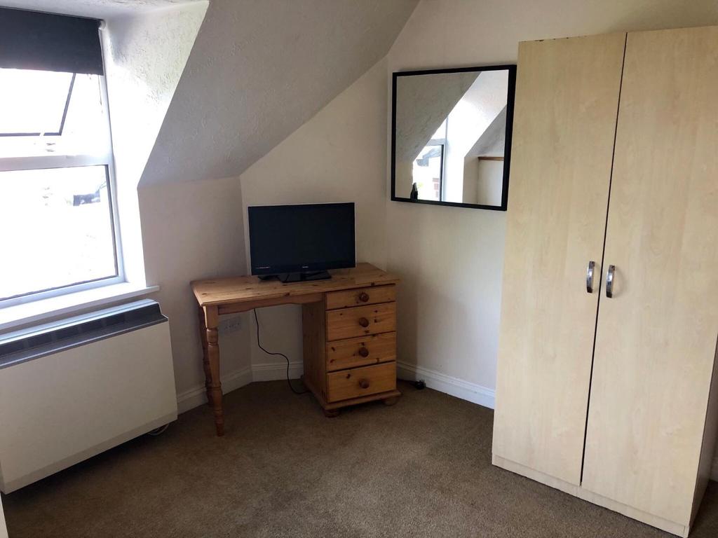 Reading Budget Apartments room 5